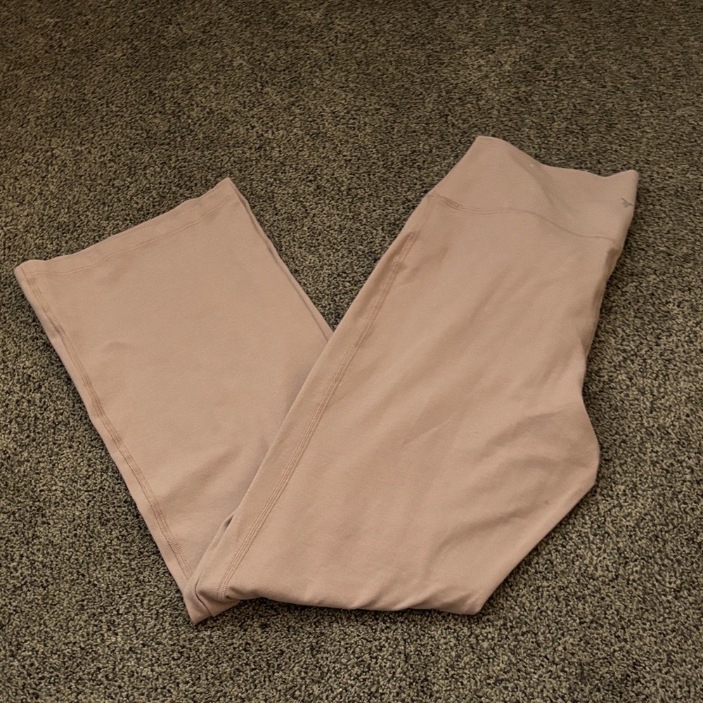 Old Navy Women's Extra High Rise Slim Boot Yoga Pants in Light Pink